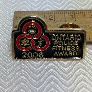 Fitness award lapel pi. For collecting 2006 police
